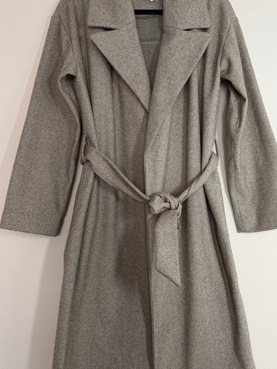 Elizabeth and James Jackets & Blazers - Elizabeth and James Light Gray Belted Long Trench Coat